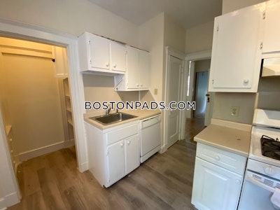 Brookline 3 Beds 1 Bath  Coolidge Corner - $4,100