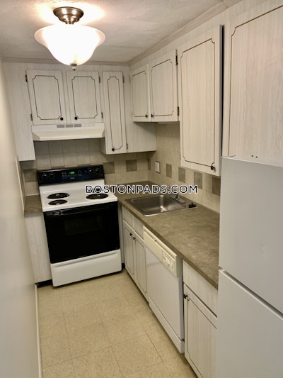 Newton Lovely 1 Bed in Newton!  Auburndale - $2,195