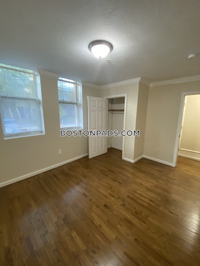 Roxbury Beautiful 3 Bed 1 Bath on Shawmut Ave. in South End/Roxbury Line Boston - $5,000