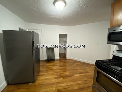 Dorchester Excellent 3 Bed 1 Bath available NOW on Devon St in Dorchester! Boston - $3,200 50% Fee