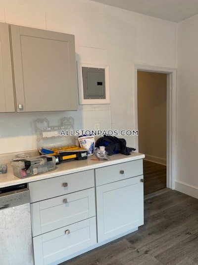 Allston Apartment for rent 4 Bedrooms 1 Bath Boston - $3,600