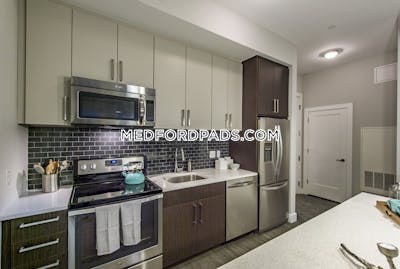 Medford 3 Beds 2 Baths  Wellington - $4,895