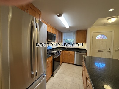 Brookline Apartment for rent 1 Bedroom 1 Bath  Chestnut Hill - $3,140 No Fee